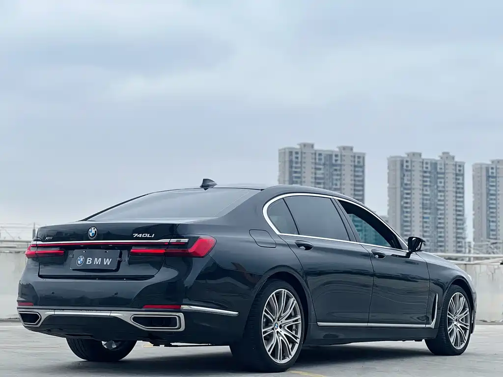 BMW 7 Series 2022 — фото 11