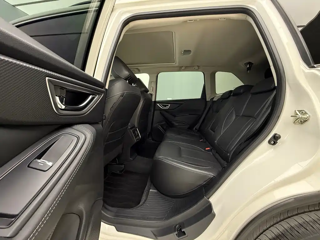 Subaru Forester 2021 — фото 11