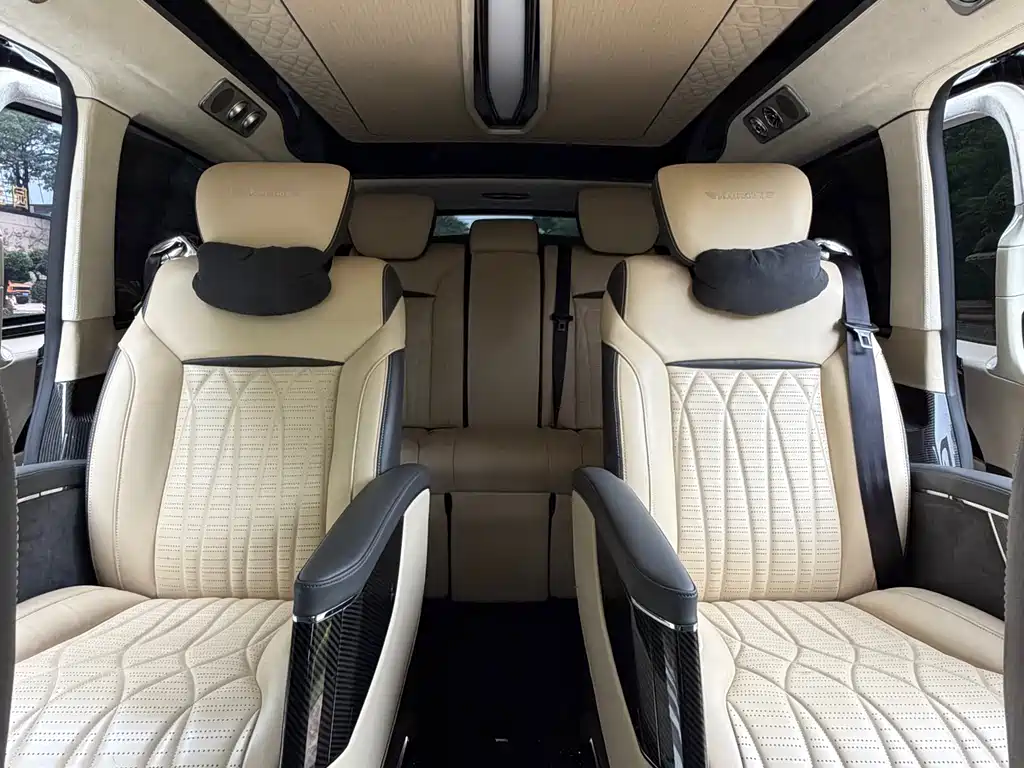 Mercedes-Benz V-Class 2024 — фото 13