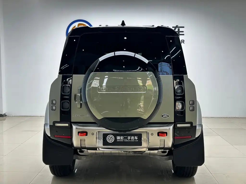 Land Rover Defender 2022 — фото 27