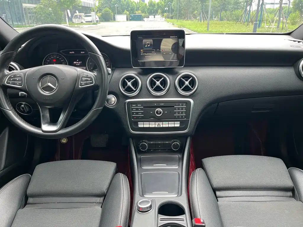 Mercedes-Benz A-Class 2017 — фото 8