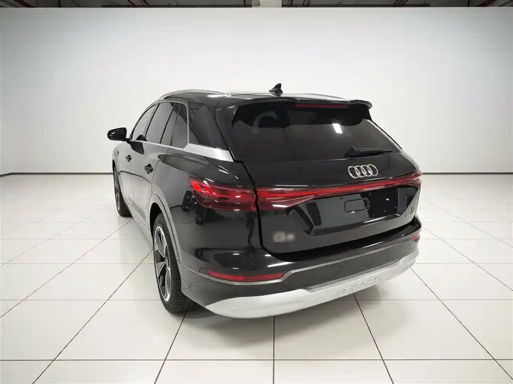 Audi Q5 e-tron 2023 — фото 5
