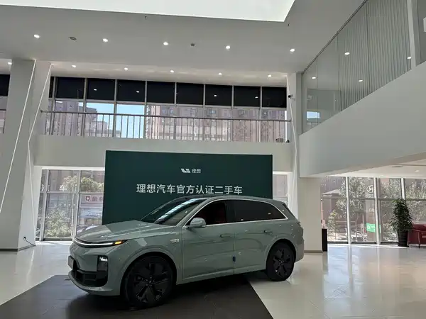 Li Auto L6 2025