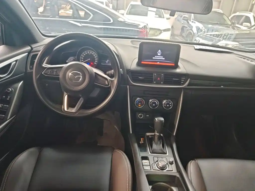 Mazda CX-4 2019 — фото 10