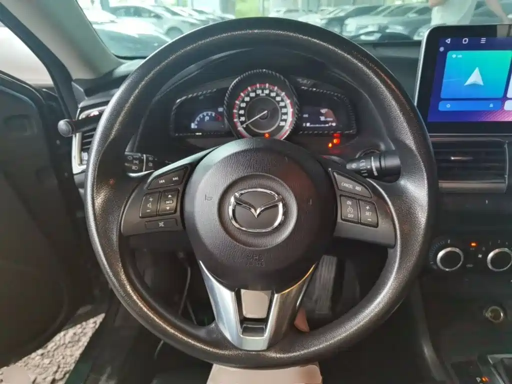 Mazda 3 Axela 2015 — фото 11