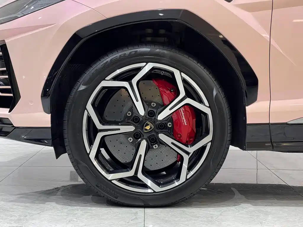 Lamborghini Urus 2019 — фото 4