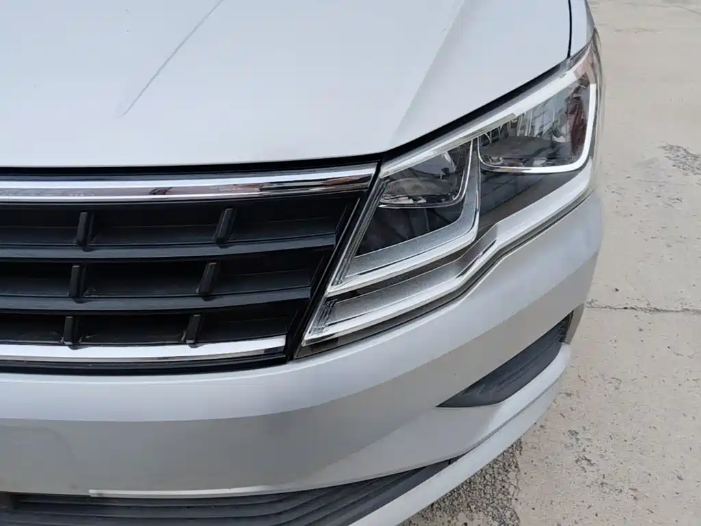 Volkswagen Jetta 2017 — фото 24