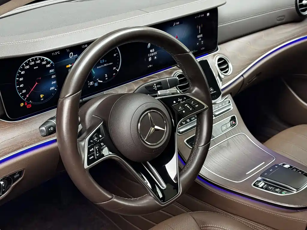 Mercedes-Benz E-Class 2021 — фото 14