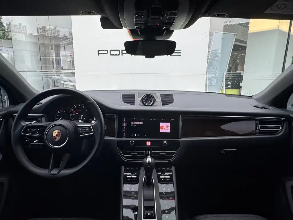 Porsche Macan 2022 — фото 11