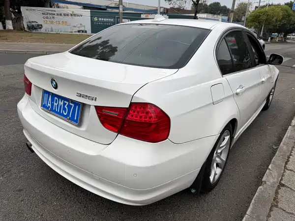 BMW 3 Series 2011