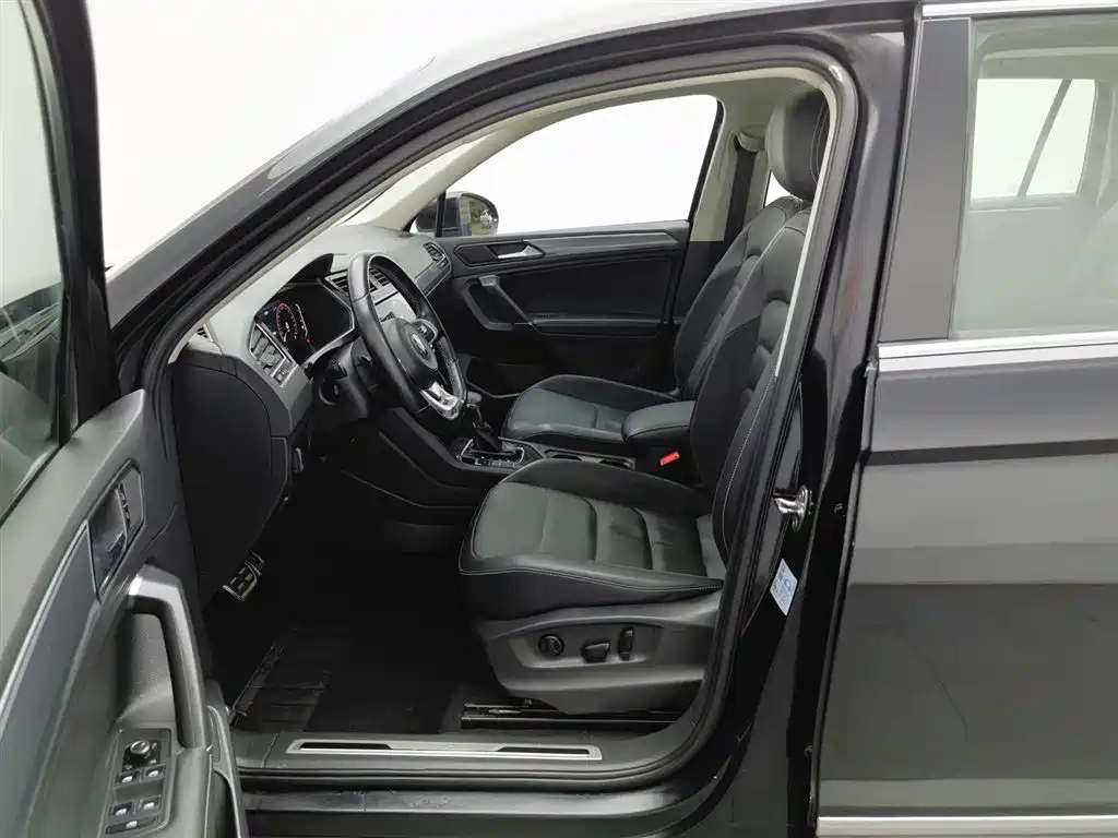 Volkswagen Tiguan L 2021 — фото 10