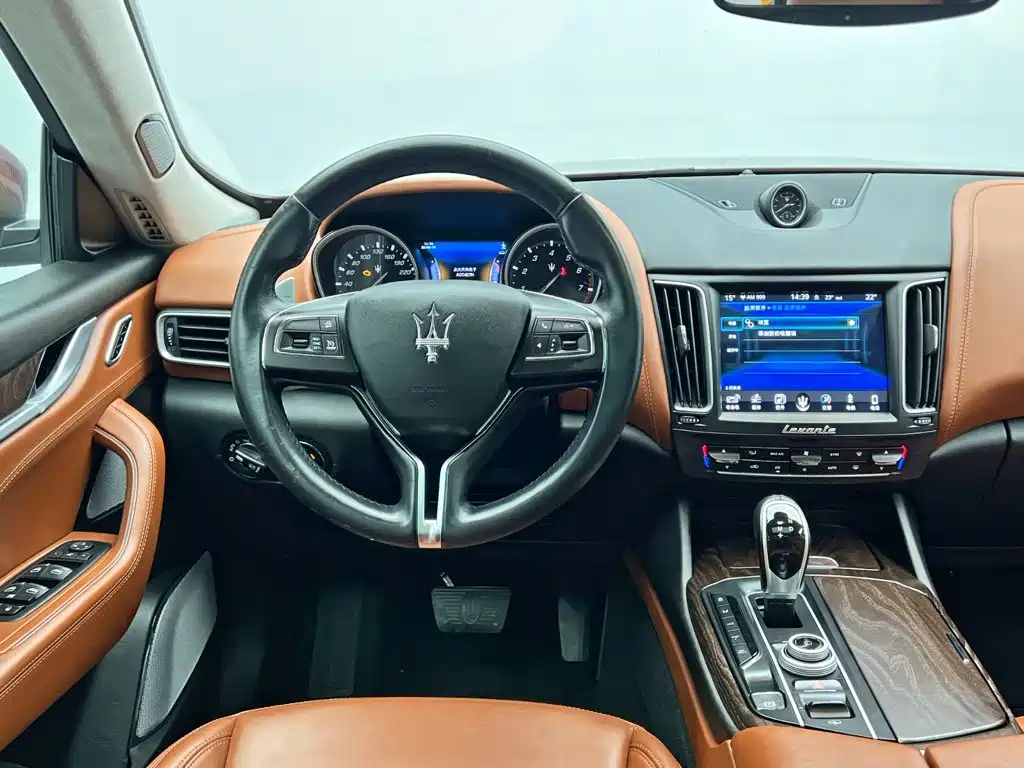 Maserati Levante 2018 — фото 23