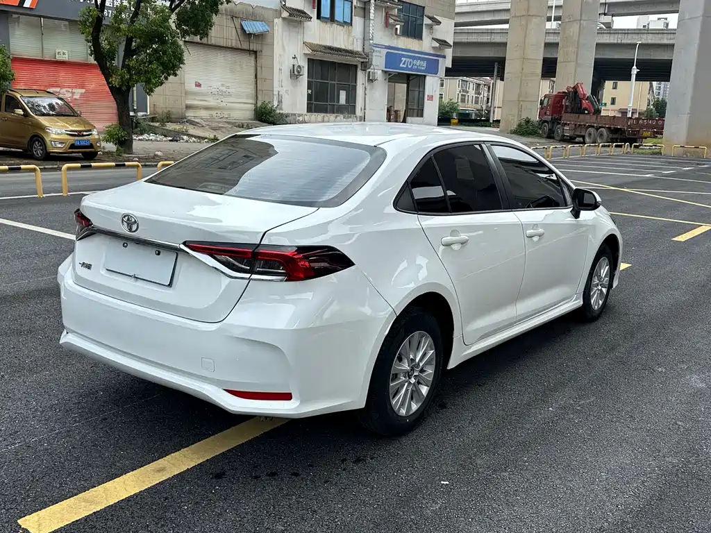 Toyota Corolla 2019 — фото 6