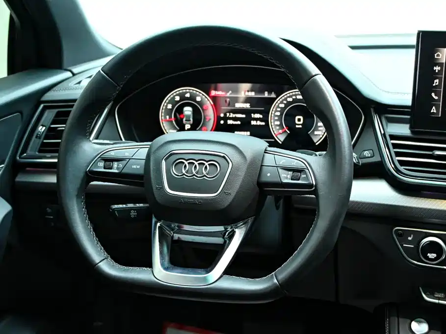 Audi Q5L 2023 — фото 19