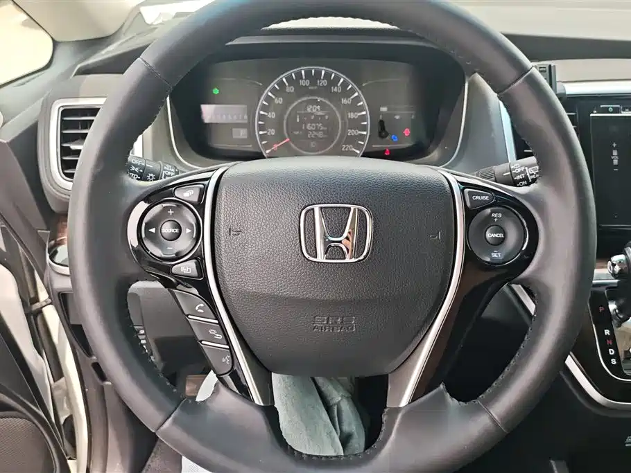 Honda Odyssey 2017 — фото 15