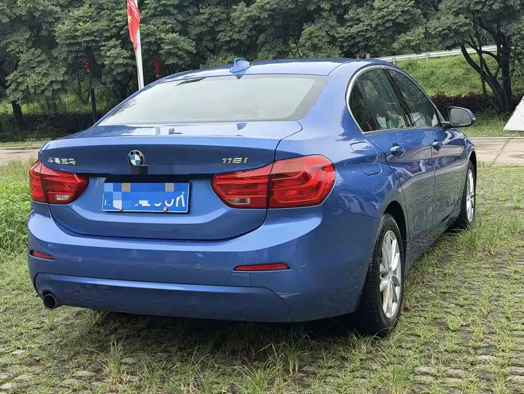 BMW 1 Series 2017 — фото 9