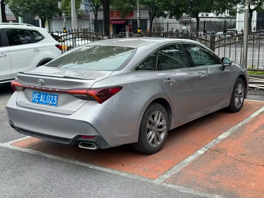 Toyota Avalon 2021