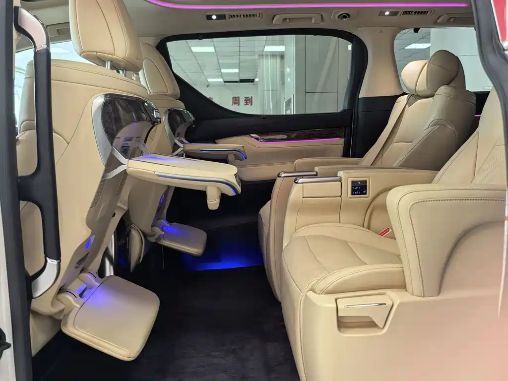 Toyota Alphard 2021 — фото 10