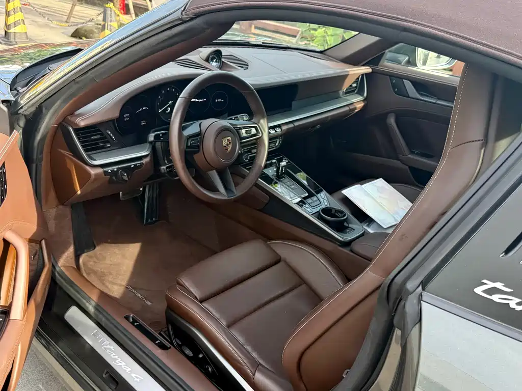 Porsche 911 2023