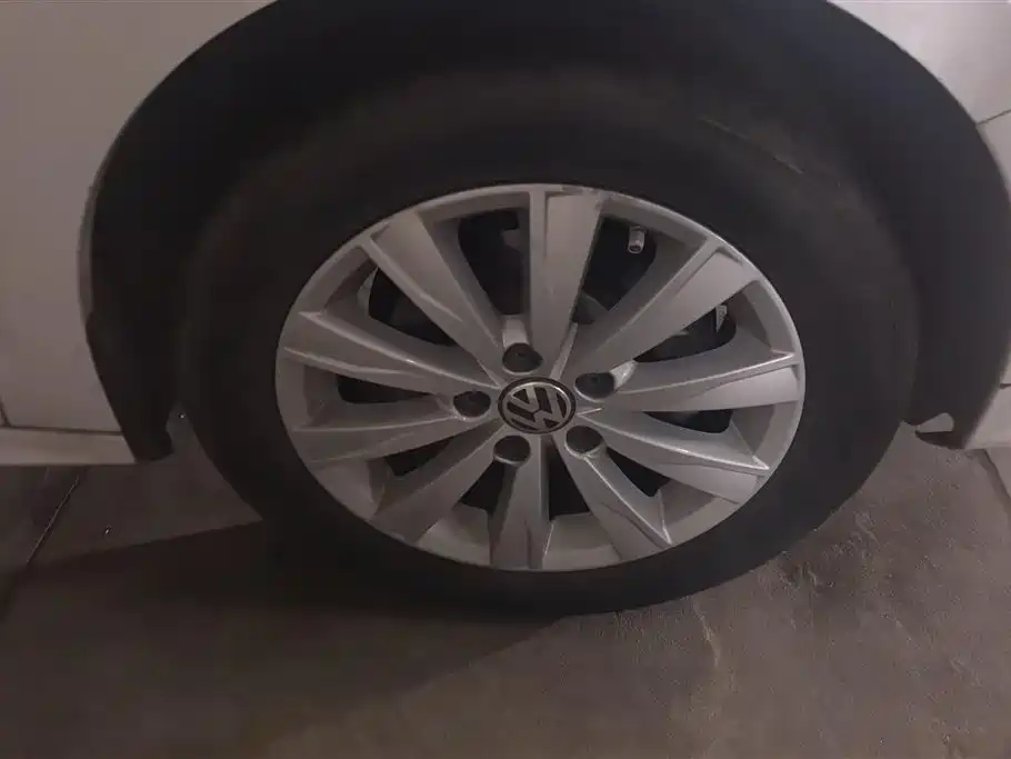 Volkswagen Sagitar 2016