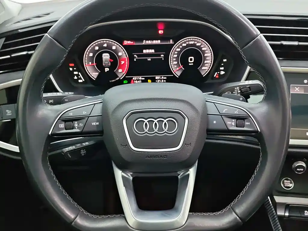 Audi Q3 2022 — фото 12
