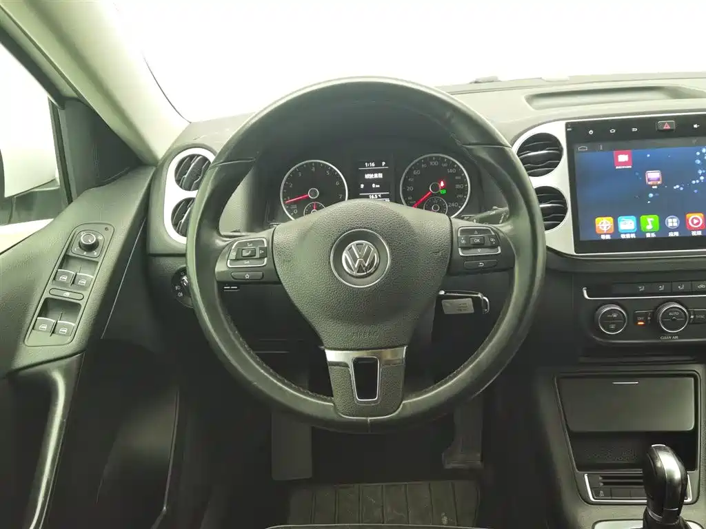 Volkswagen Tiguan 2017 — фото 11