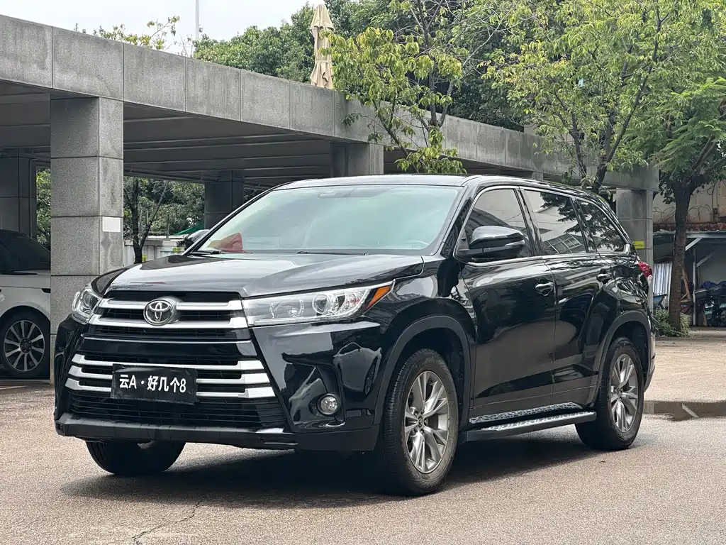 Toyota Highlander 2020 — фото 1