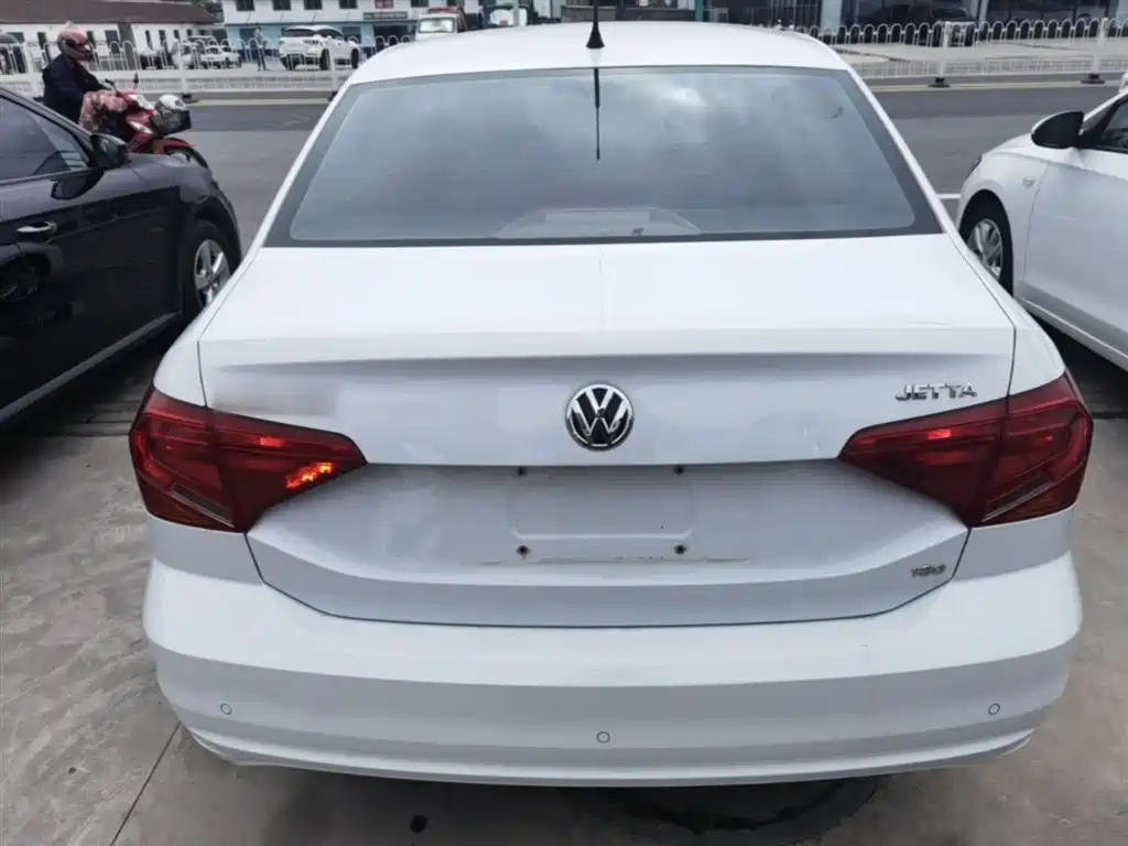 Volkswagen Jetta 2019 — фото 6