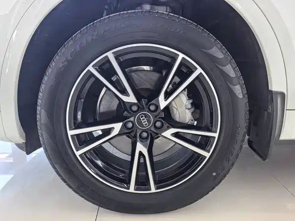 Audi Q5L 2024