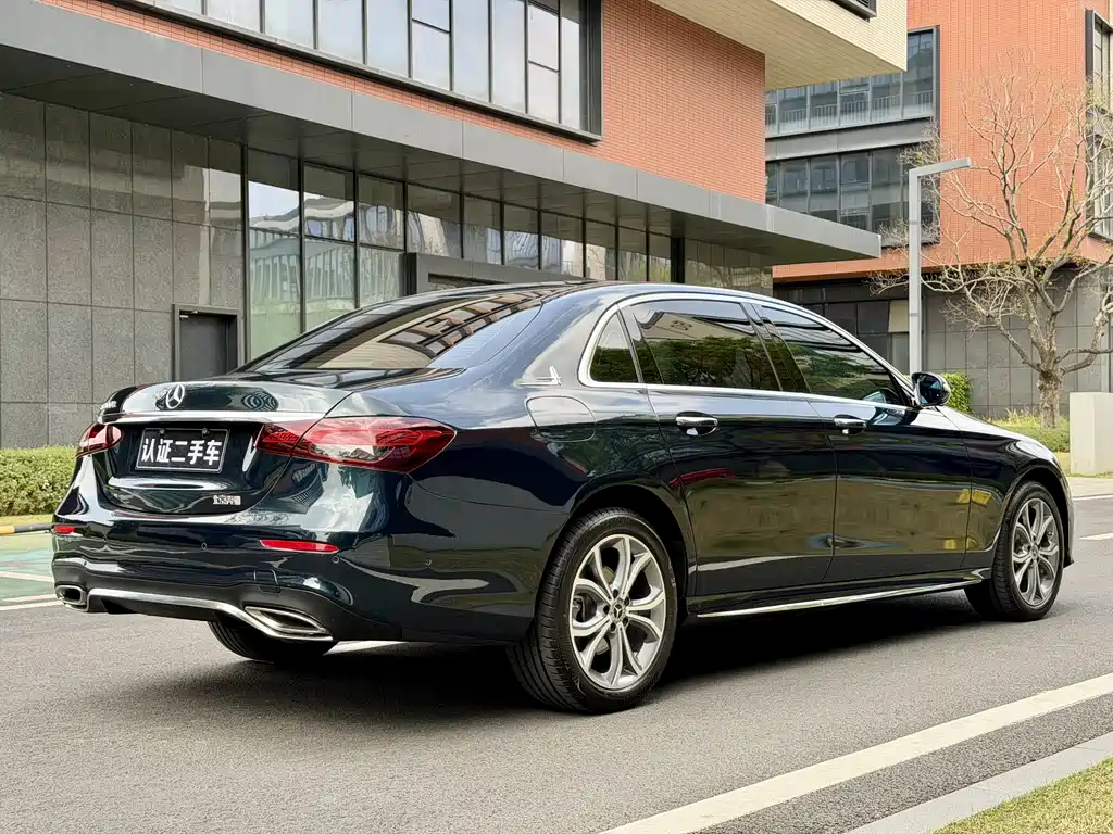 Mercedes-Benz E-Class 2024 — фото 24