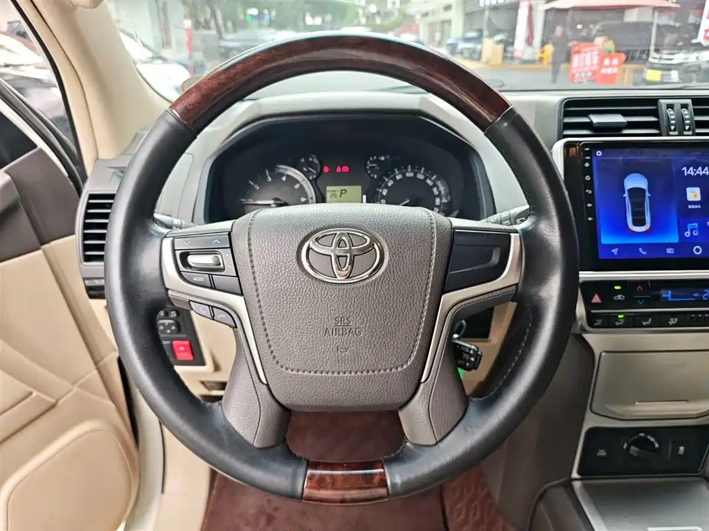 Toyota Prado 2019 — фото 13