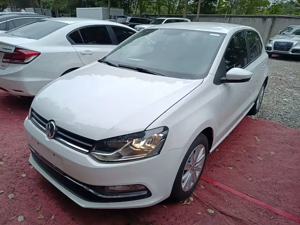 Volkswagen Polo 2015 — фото 2