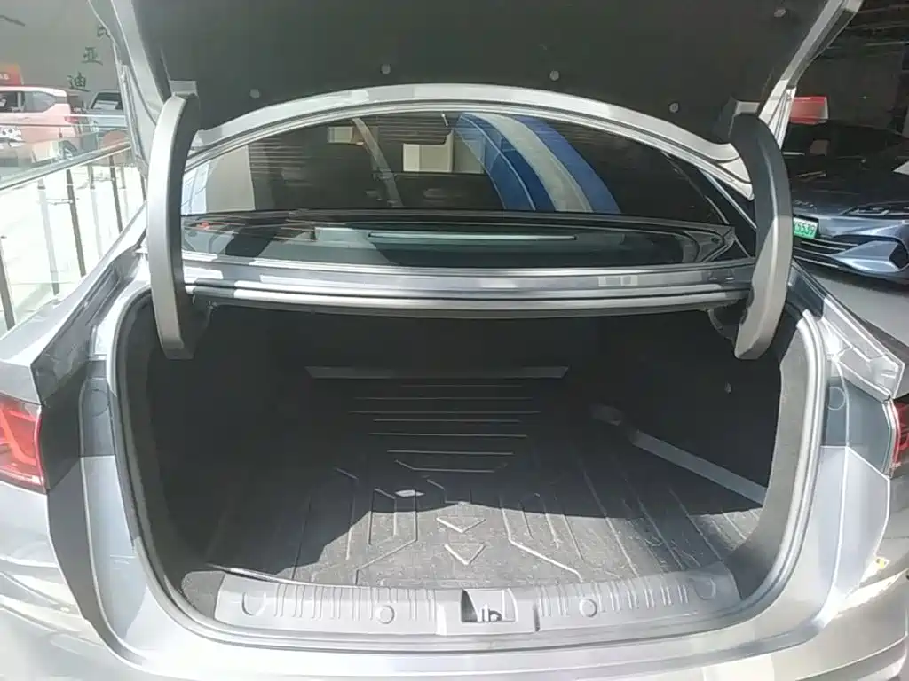 BYD Qin L 2025 — фото 19