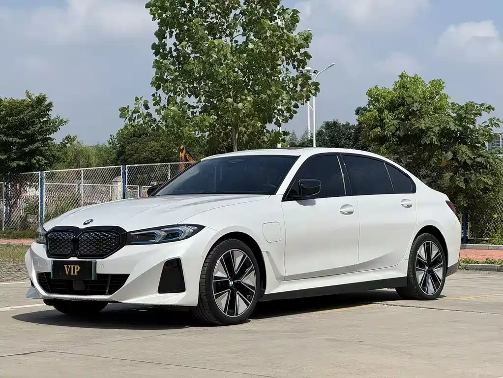BMW i3 2025
