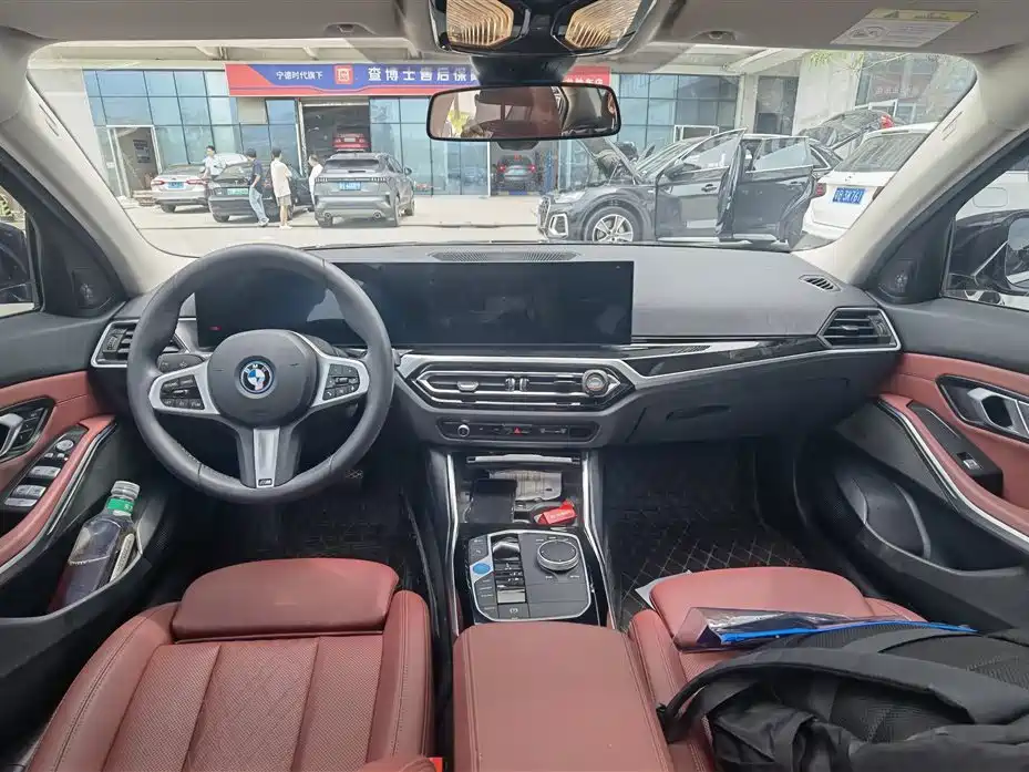 BMW i3 2024 — фото 6