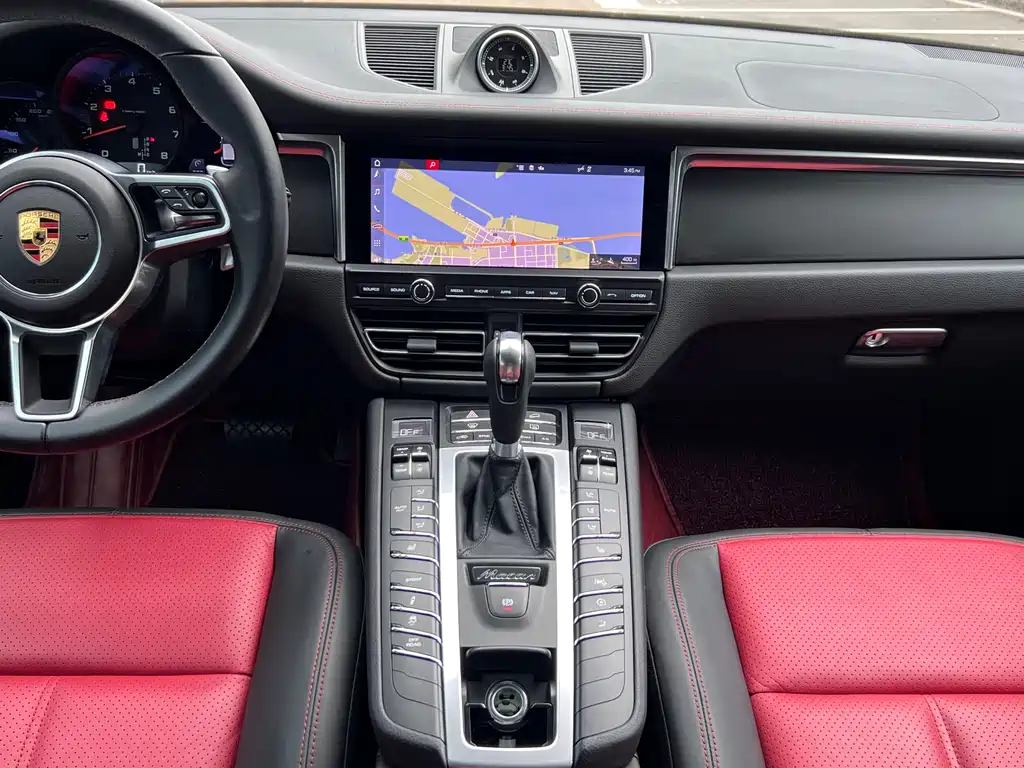 Porsche Macan 2021 — фото 10