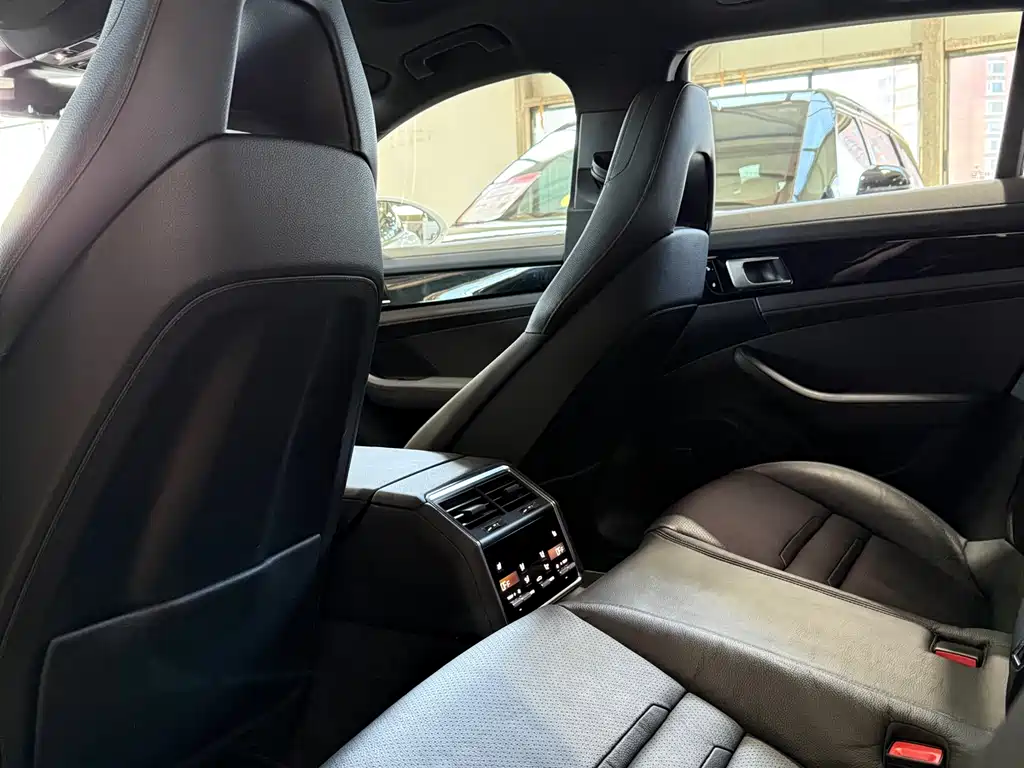 Porsche Panamera 2018 — фото 8