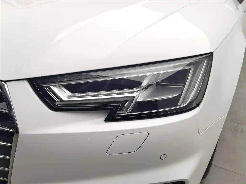 Audi A4L 2019 — фото 7