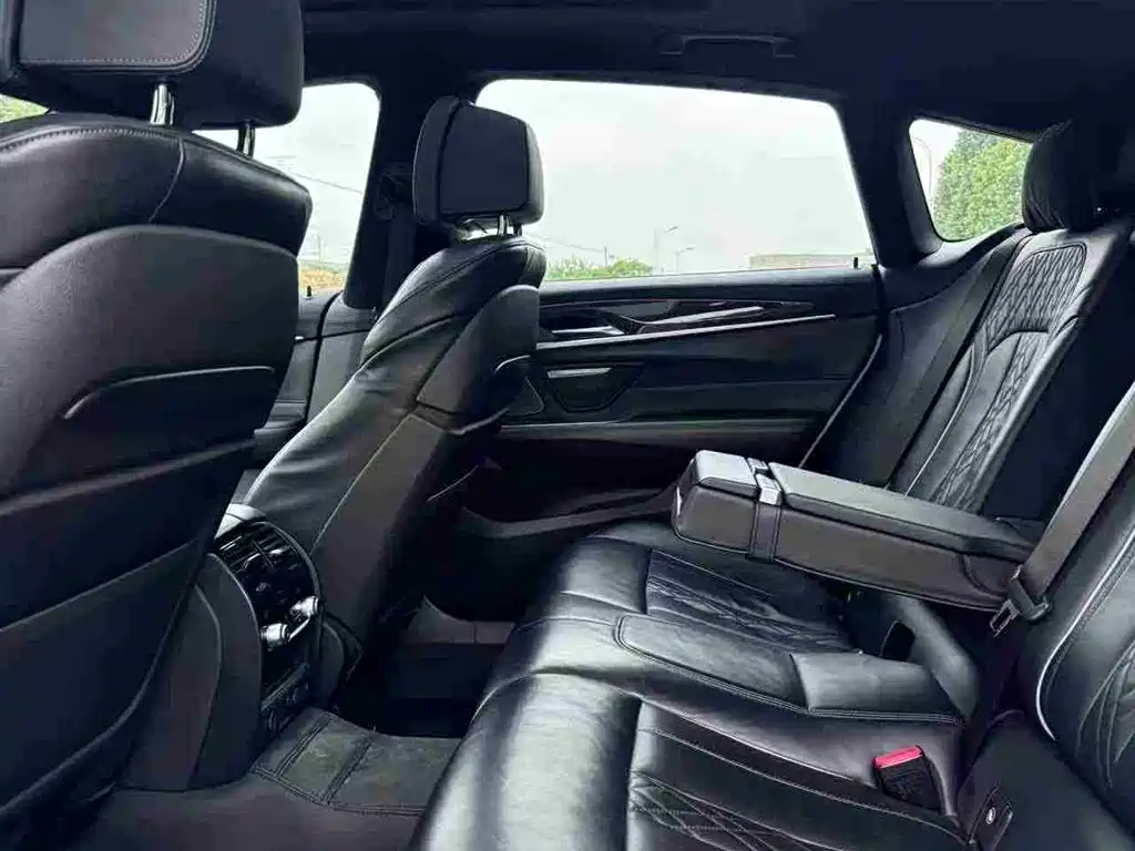 BMW 6 Series GT 2018 — фото 6