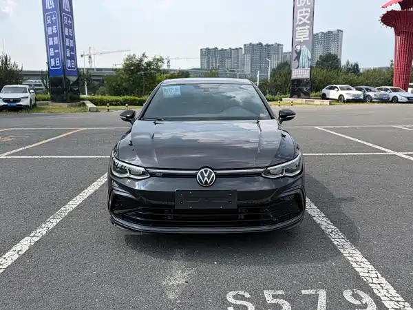 Volkswagen Golf 2023