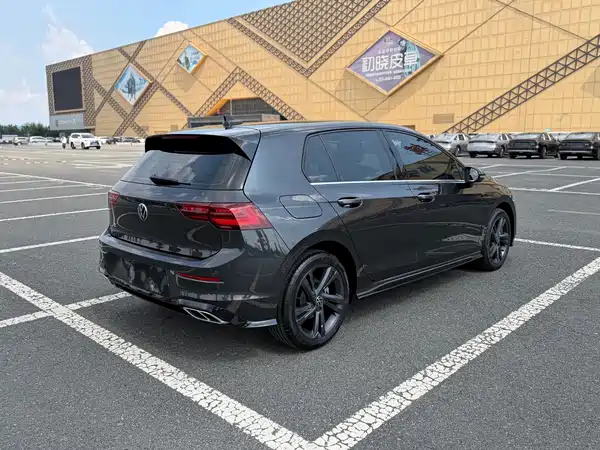 Volkswagen Golf 2023