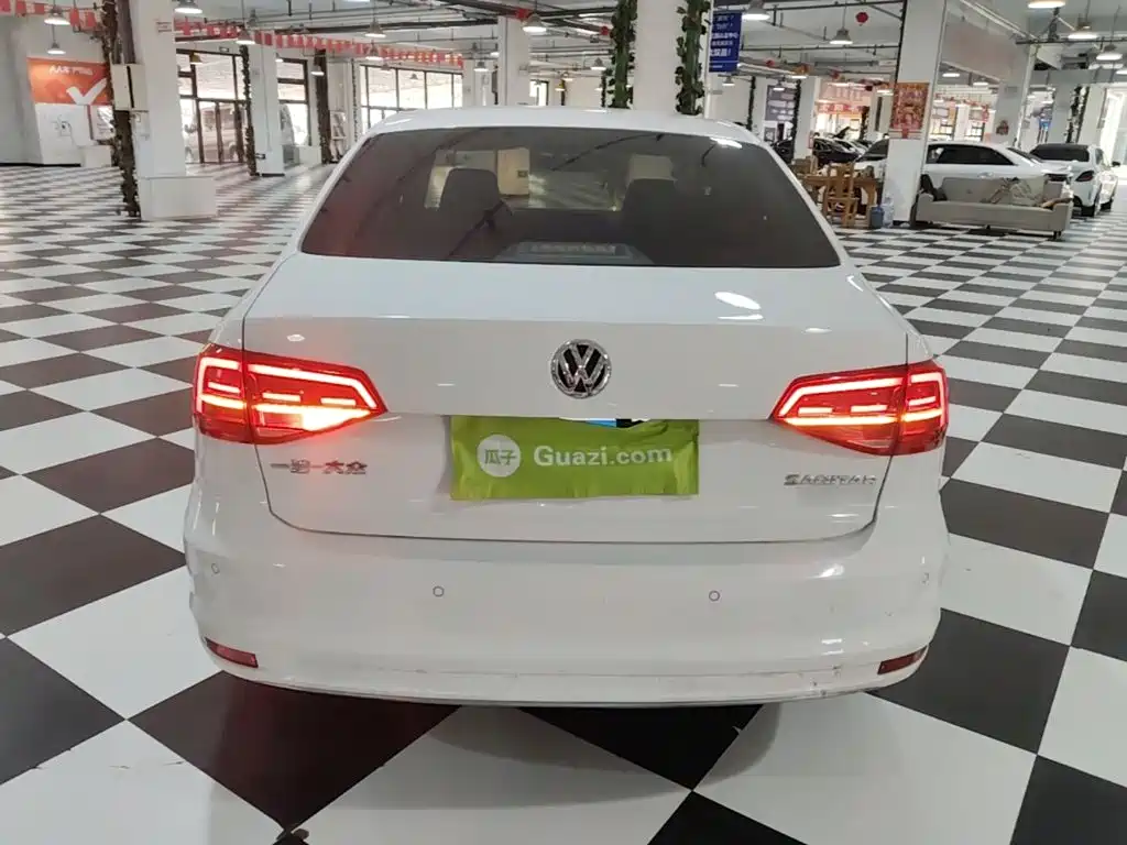 Volkswagen Sagitar 2019