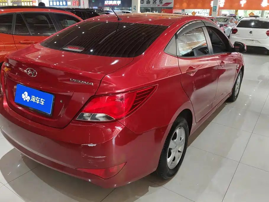 Hyundai Accent 2015 — фото 3