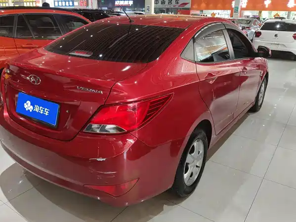 Hyundai Accent 2015