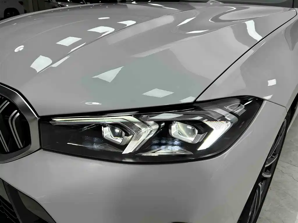 BMW 3 Series 2023 — фото 17