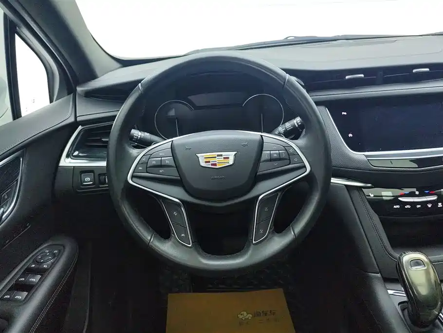 Cadillac XT5 2023 — фото 15