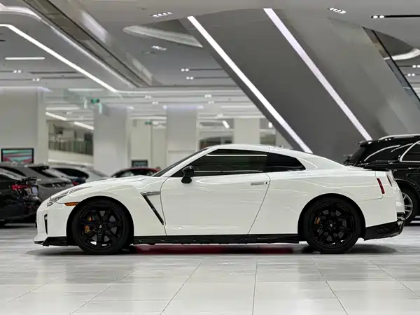 Nissan GT-R 2011