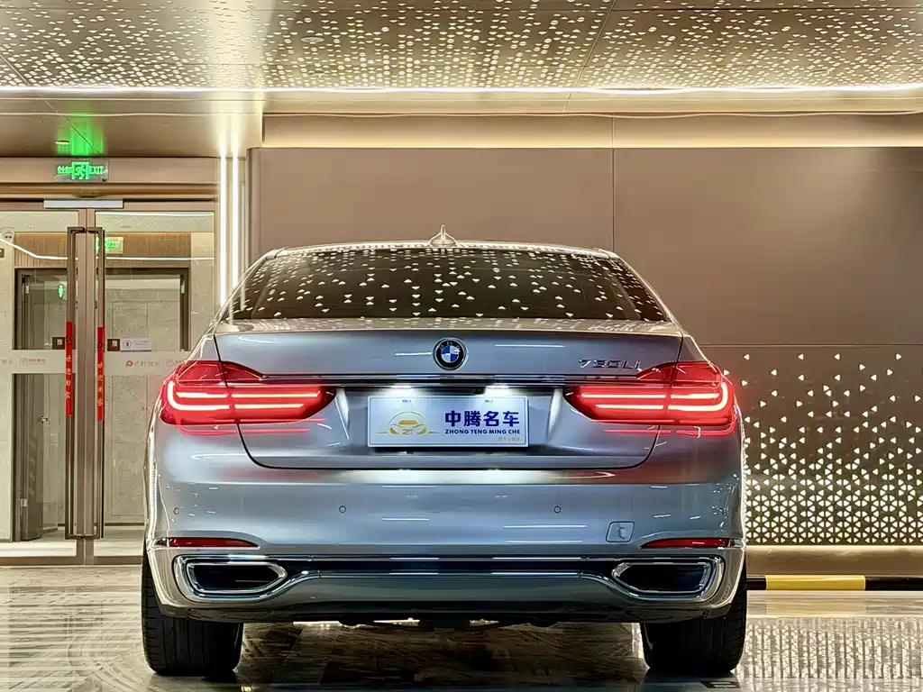 BMW 7 Series 2018 — фото 34