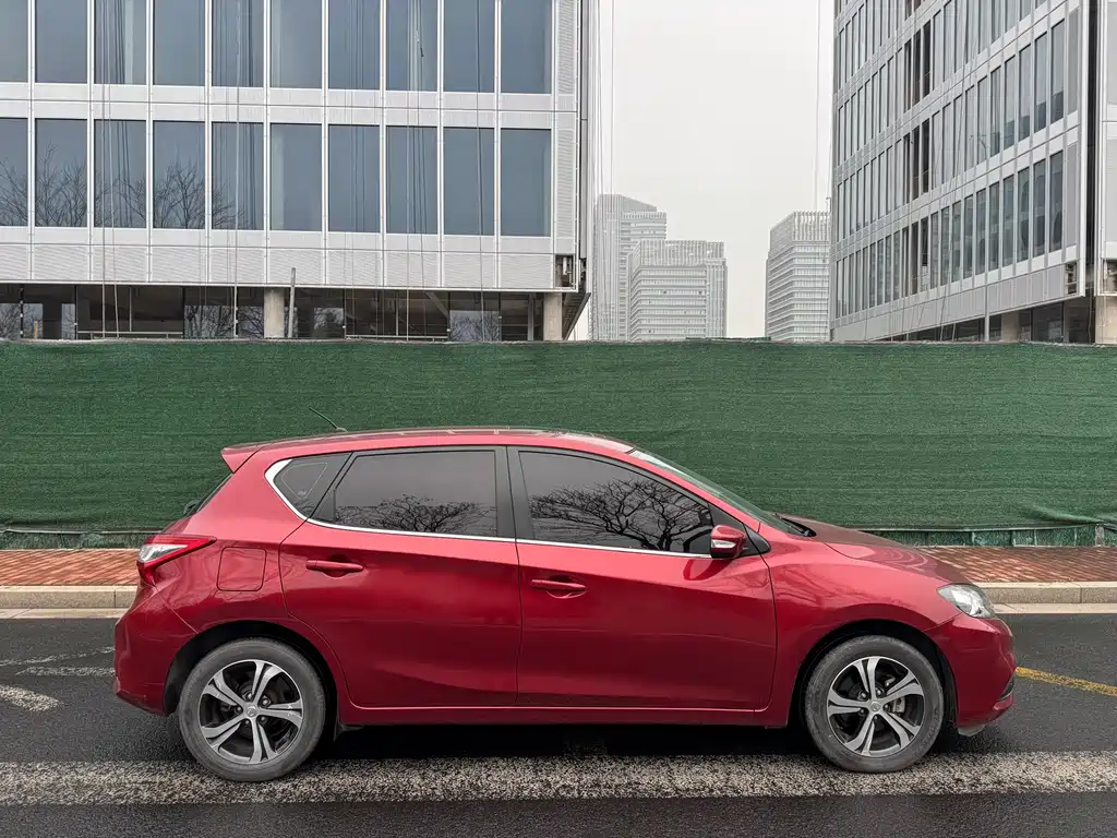 Nissan Tiida 2018 — фото 6