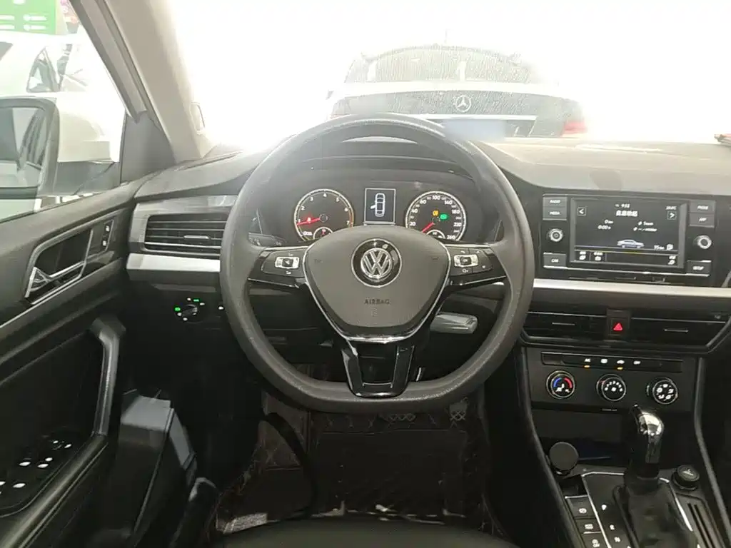 Volkswagen Lavida 2019 — фото 11
